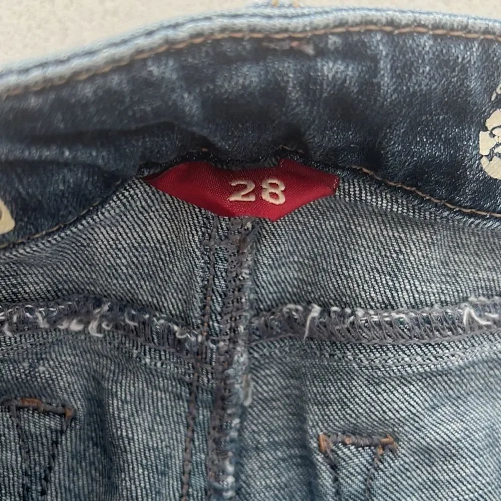 Women’s Sold Design Lab Distressed Jeans - Picture 5 of 8